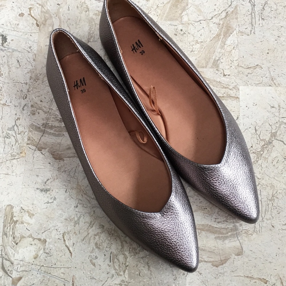 Pointy Toe Metallic Ballerina Flat by H&M Size 8.5